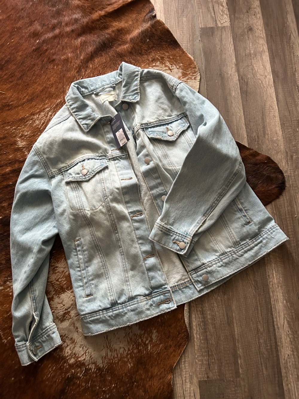 Universal Thread Light Blue Denim Jacket - Casual Trucker
